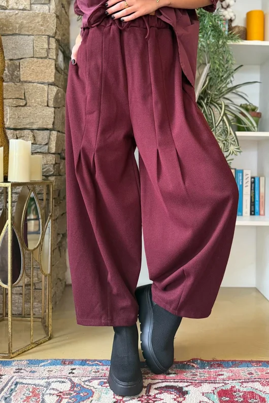 Oxford Stretch Herringbone Box Pleat Pant Burgundy